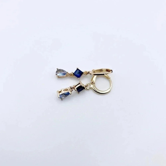 HUGGIE HOOPS Petit drop earrings - Picture 2 of 3